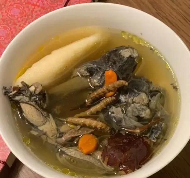 冬蟲夏草和哪些食材可以一起煲湯？