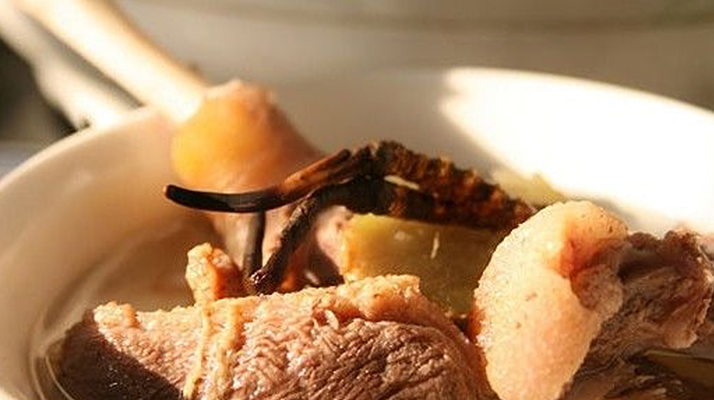 冬蟲夏草燉鮮鮑湯:滋補珍饈的精心烹制