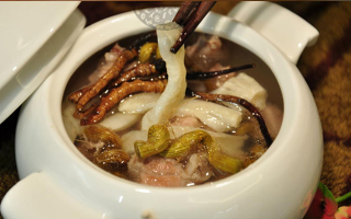 冬蟲夏草怎么熬粥好喝？3 種經典做法 + 口感秘訣